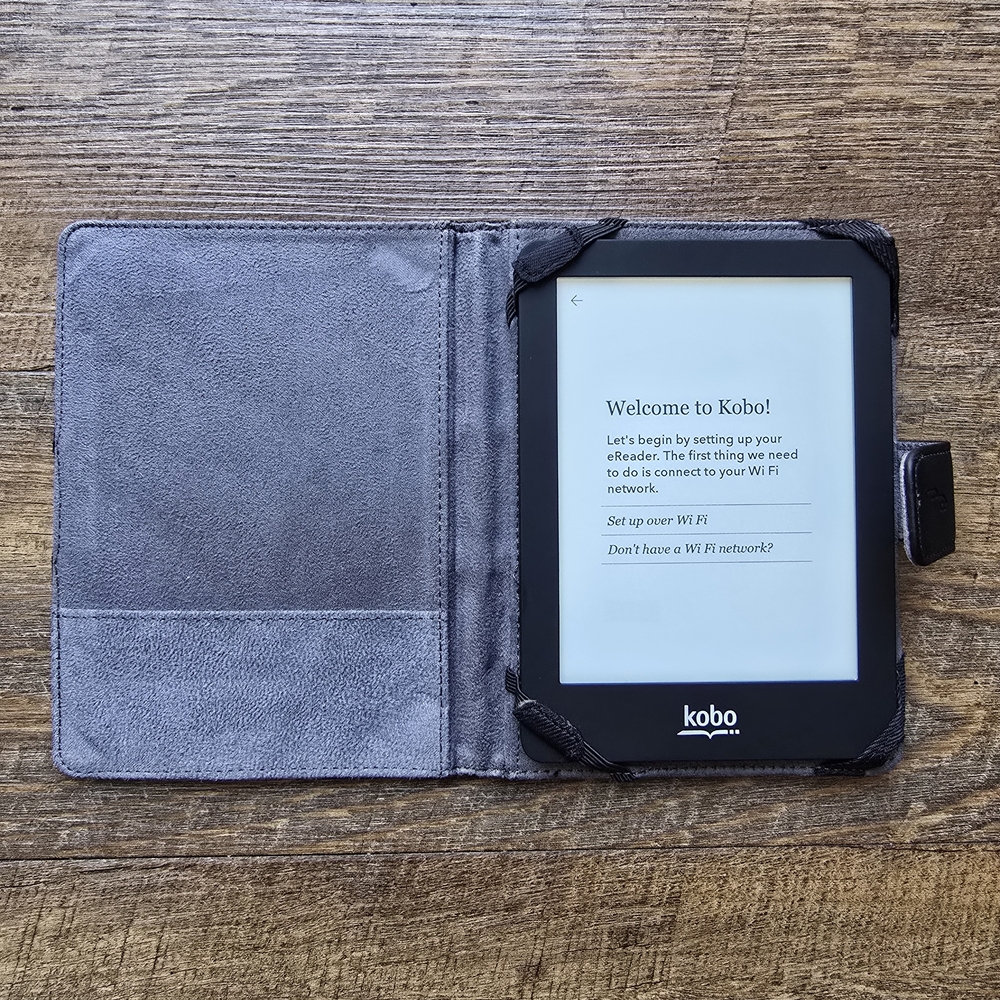Kobo Glo 6" E-Reader Model N613 |
Black Case